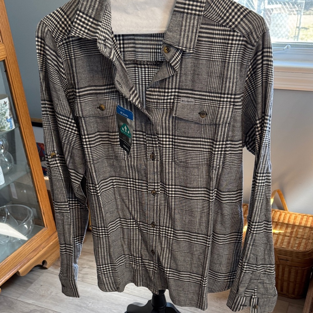 Columbia Gray and Black Flannel Plaid Button-Down Shirt